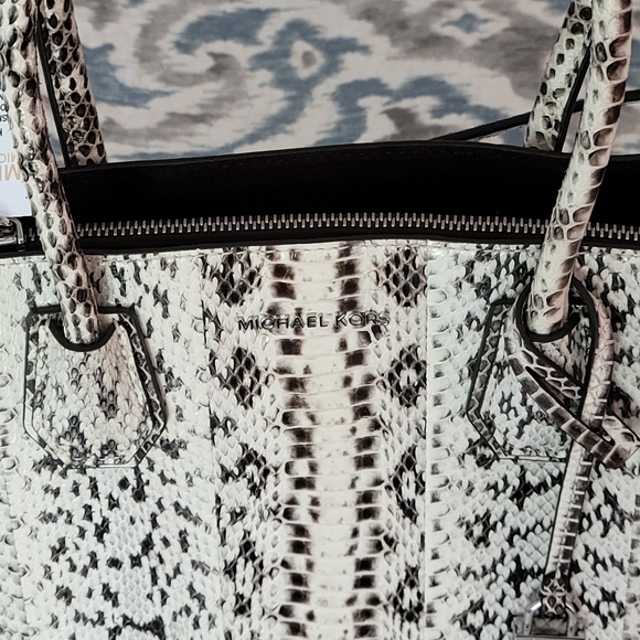 Brand new Michael Kors Snakeskin purse - Picture 2 of 7